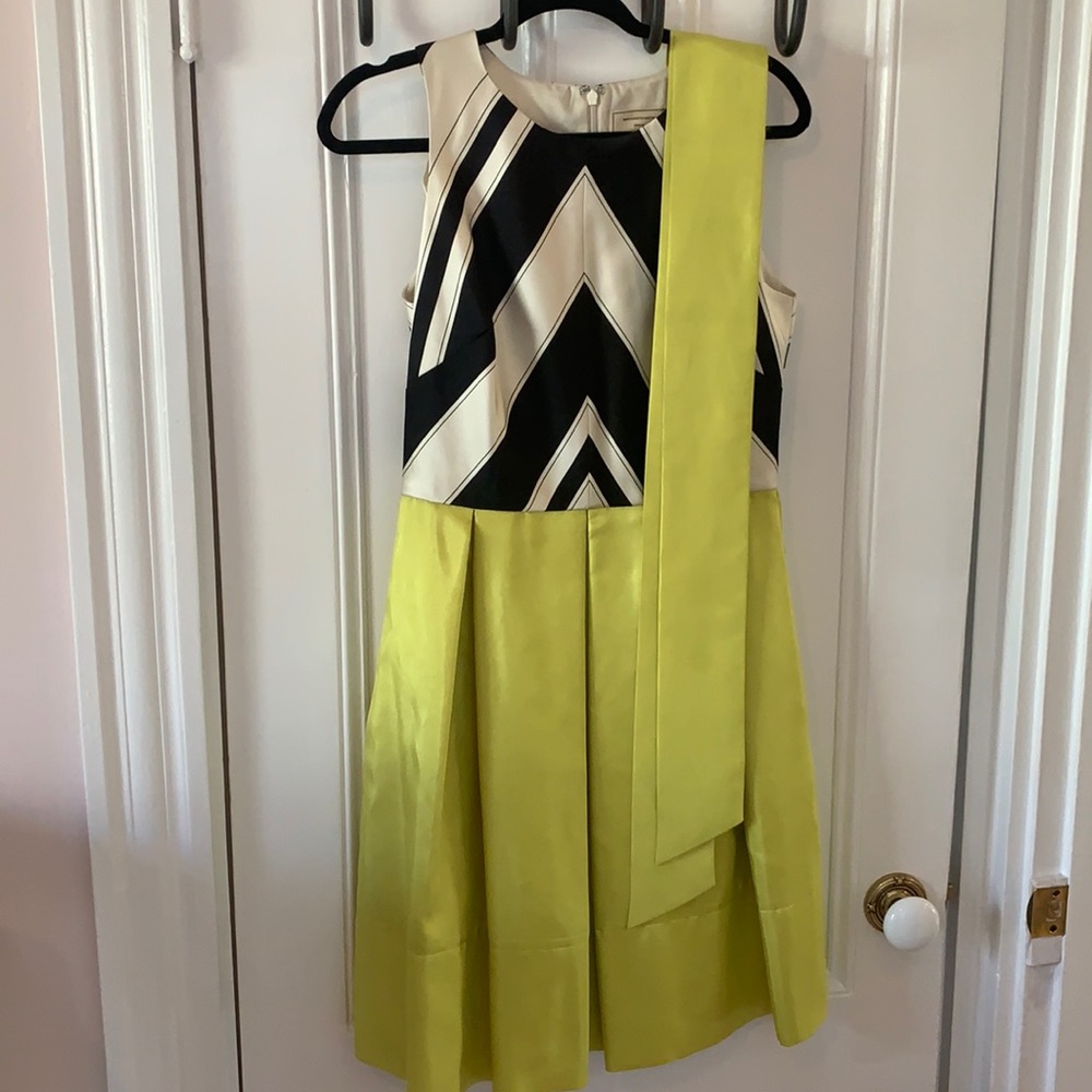 Anthroplogie Size: 8 COCKTAIL HOLIDAY dress